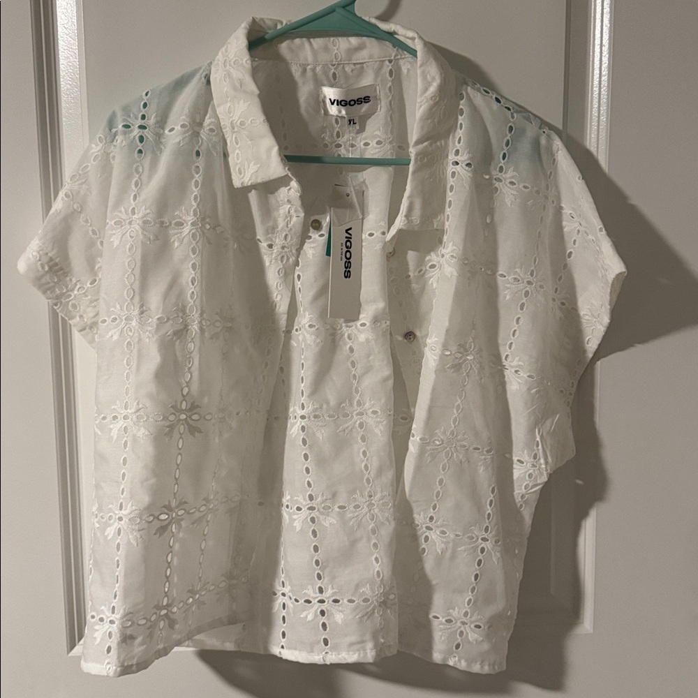 White Eyelet Short Sleeve Shirt by Viooss